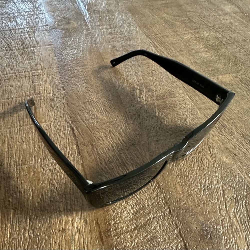 NWOT Vehla Sunglasses Florence - Black/Smoke - Picture 5 of 7